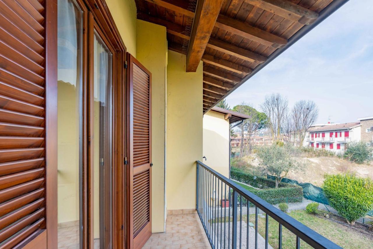 Pool - Marge Apartment - By Host4U Padenghe sul Garda Buitenkant foto