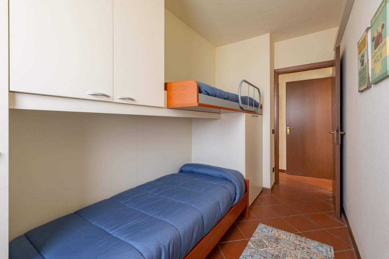 Pool - Marge Apartment - By Host4U Padenghe sul Garda Buitenkant foto