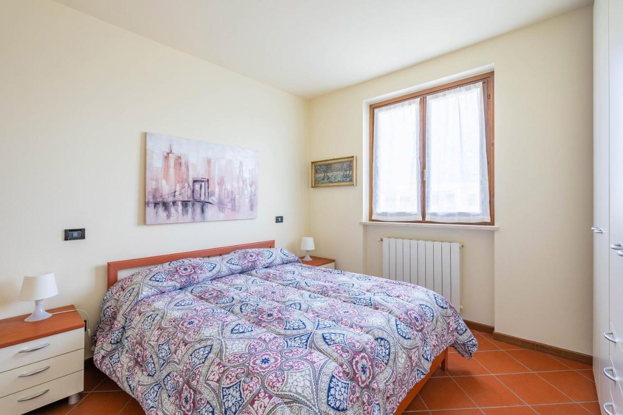 Pool - Marge Apartment - By Host4U Padenghe sul Garda Buitenkant foto