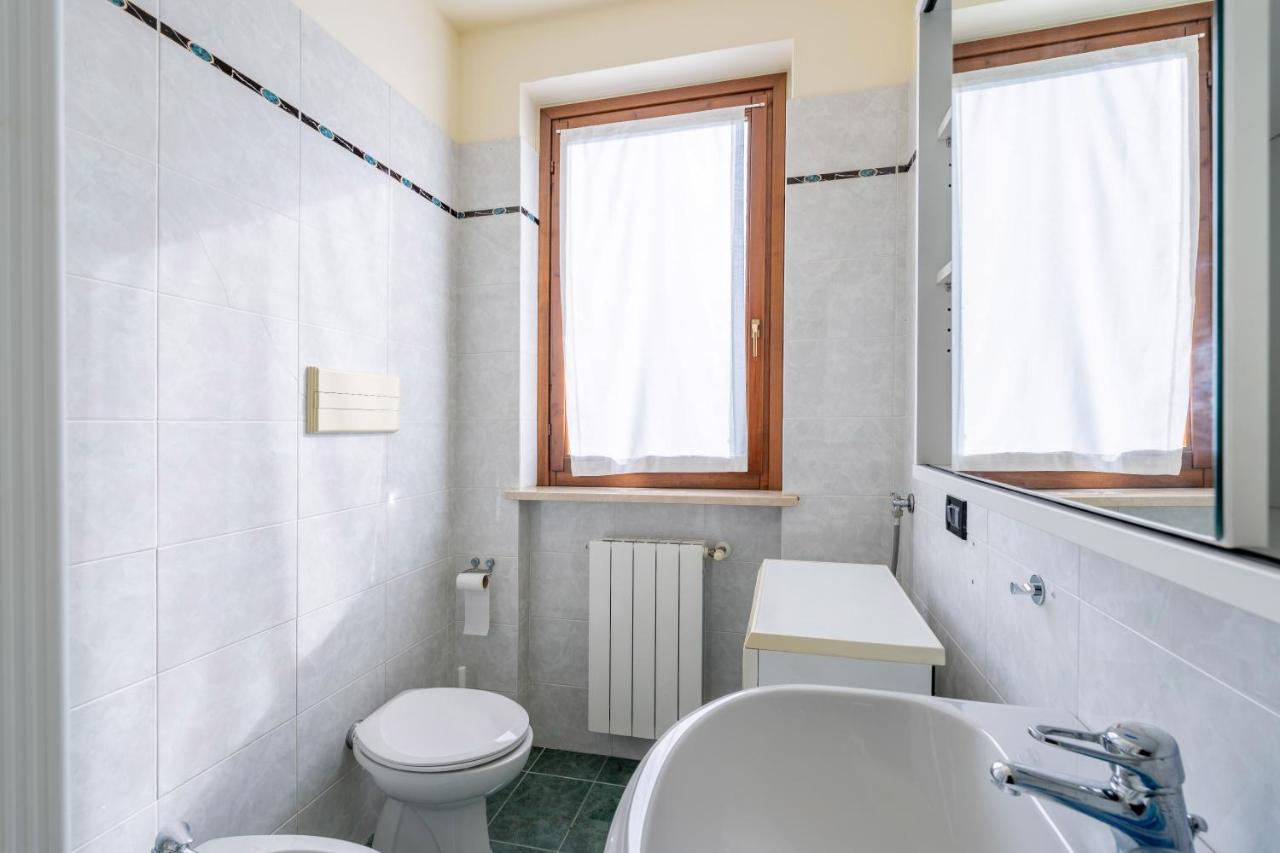 Pool - Marge Apartment - By Host4U Padenghe sul Garda Buitenkant foto