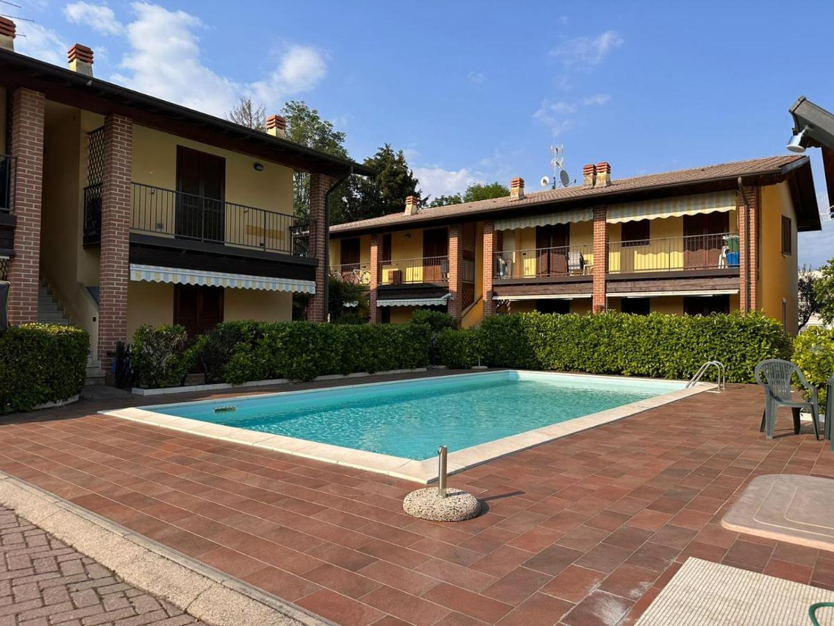 Pool - Marge Apartment - By Host4U Padenghe sul Garda Buitenkant foto